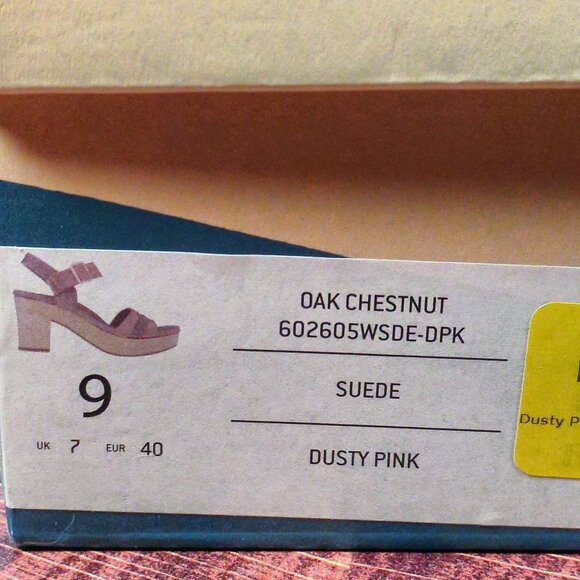 Earth Oak Chestnut Suede Platform Sandals Size 9 Dusty Pink - Picture 3 of 7